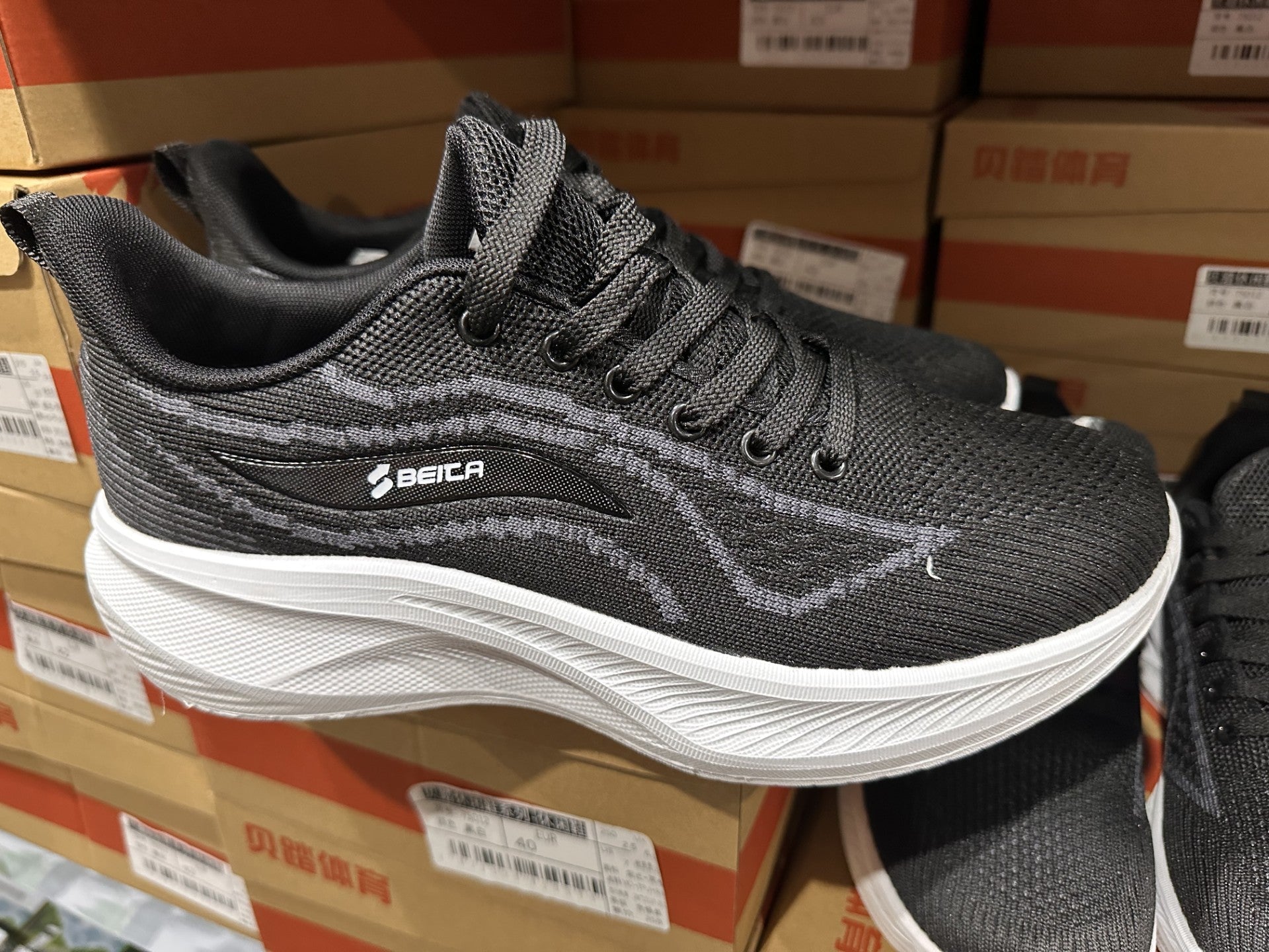 Quality Lightweight Cushioned Men runners sizes 36-44
